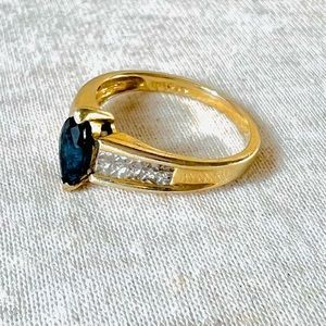 18k Gold, ⅛ carat Diamond & Topaz ring